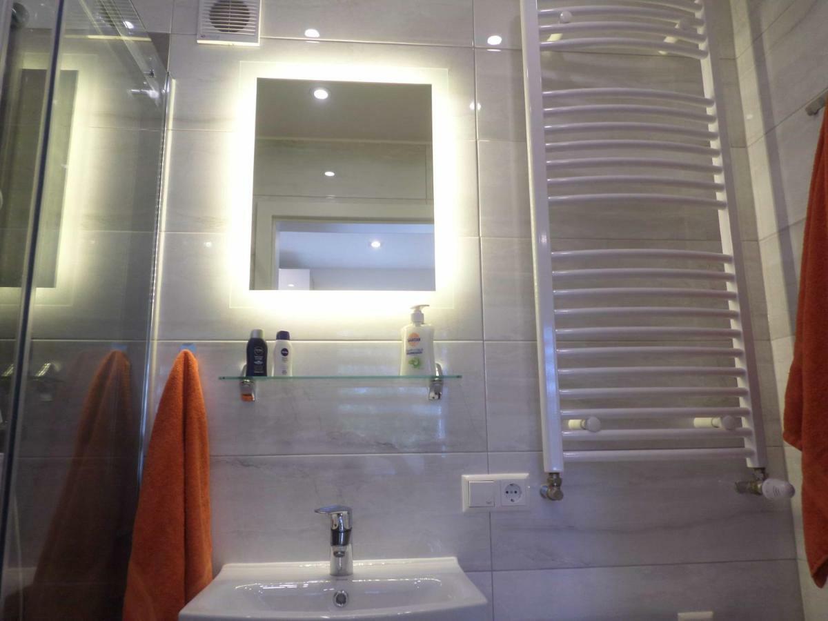 1 Zi. Apartment Naehe Flughafen/Messe Stuttgart 24H Waldenbuch المظهر الخارجي الصورة