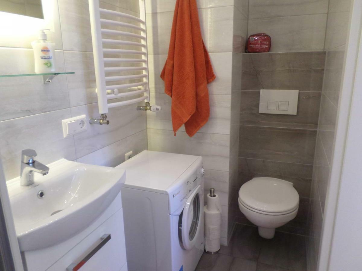 1 Zi. Apartment Naehe Flughafen/Messe Stuttgart 24H Waldenbuch المظهر الخارجي الصورة